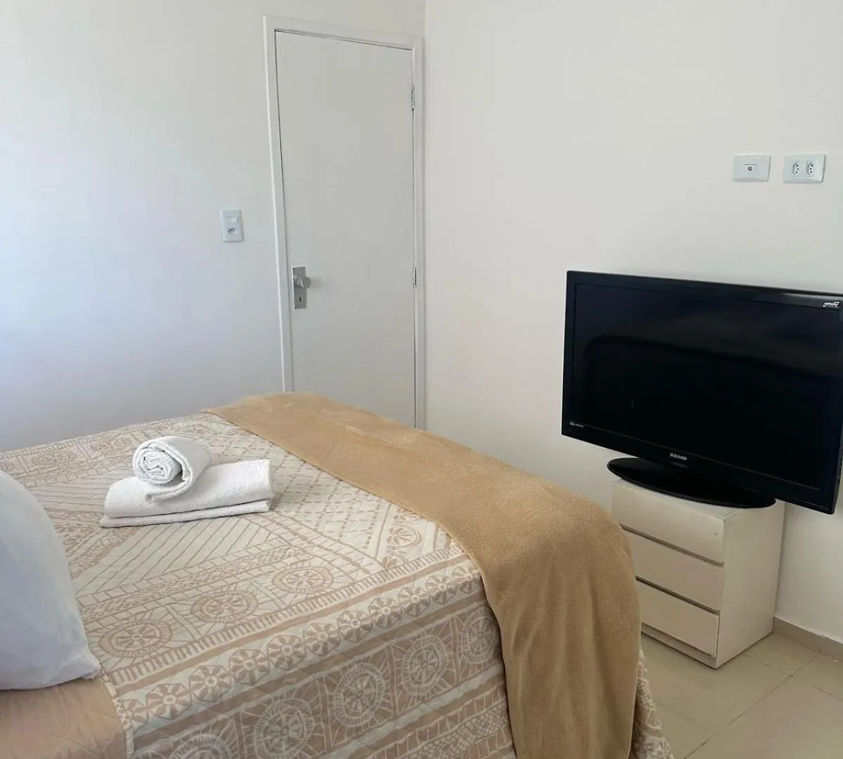 Quarto Amplo Arejado Para Mulheres ريسيفي منزل للإقامة